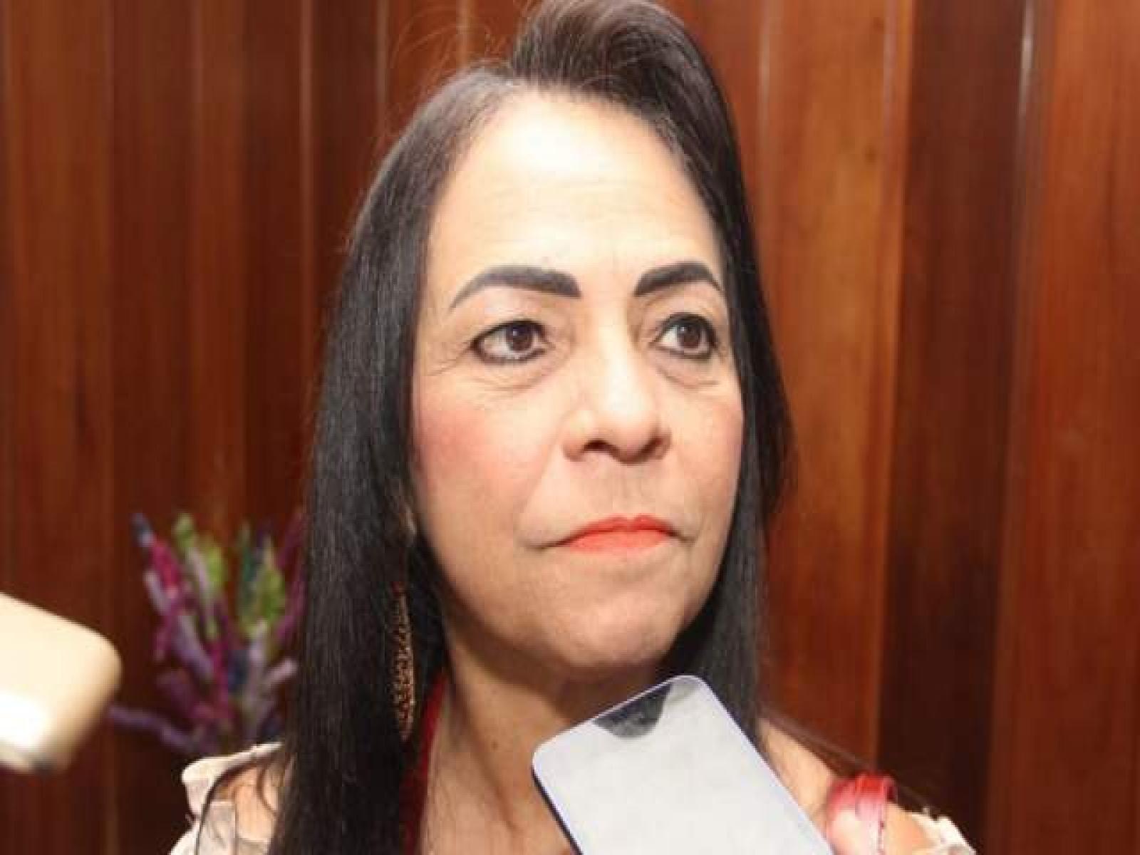 PREFEITA DE LAURO DE FREITAS É MULTADA POR IRREGULARIDADE EM LICITAÇÃO