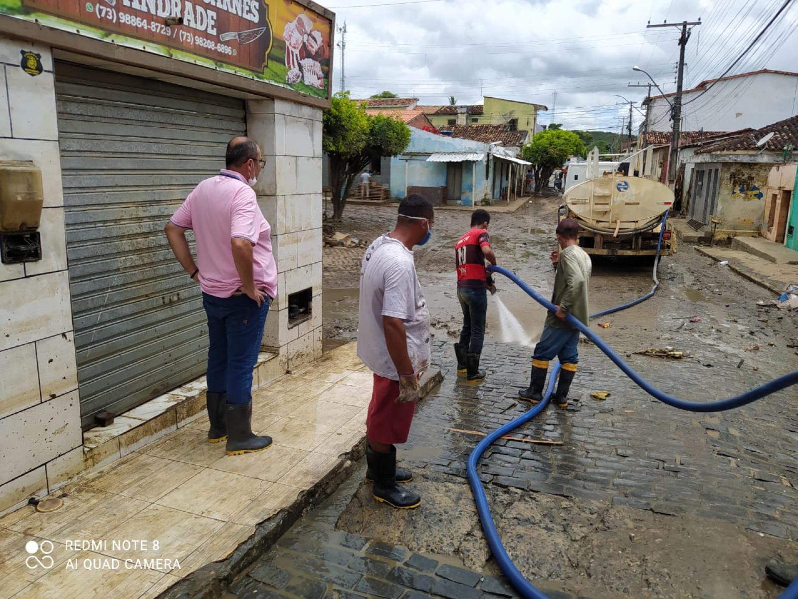 Mobilização de Zé Cocá e Hassan leva apoio aos desabrigados dos municípios atingidos pelas chuvas