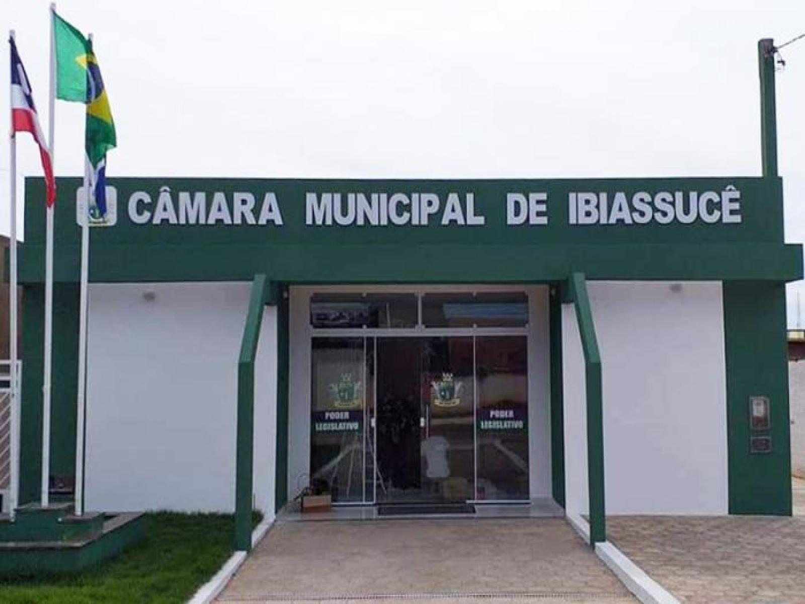MP recomenda revogação de aumento em 36,36% do salário dos vereadores de Ibiassucê