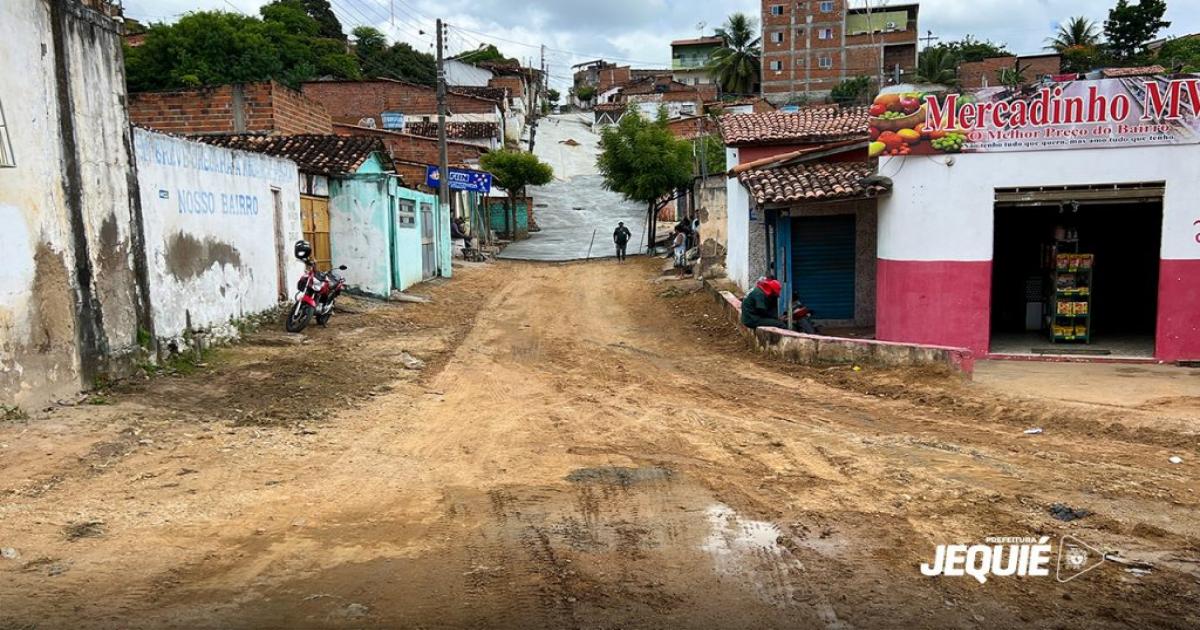Prefeitura de Jequié segue executando obras de pavimentação a concreto no Alto da Bela Vista