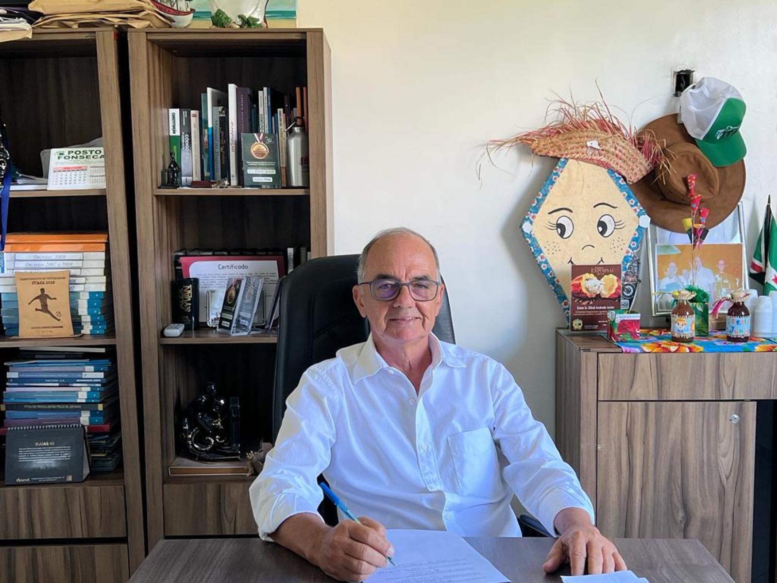 Itagi: Prefeito Dr. Olival autoriza antecipação do pagamento dos salários dos servidores efetivos municipais.