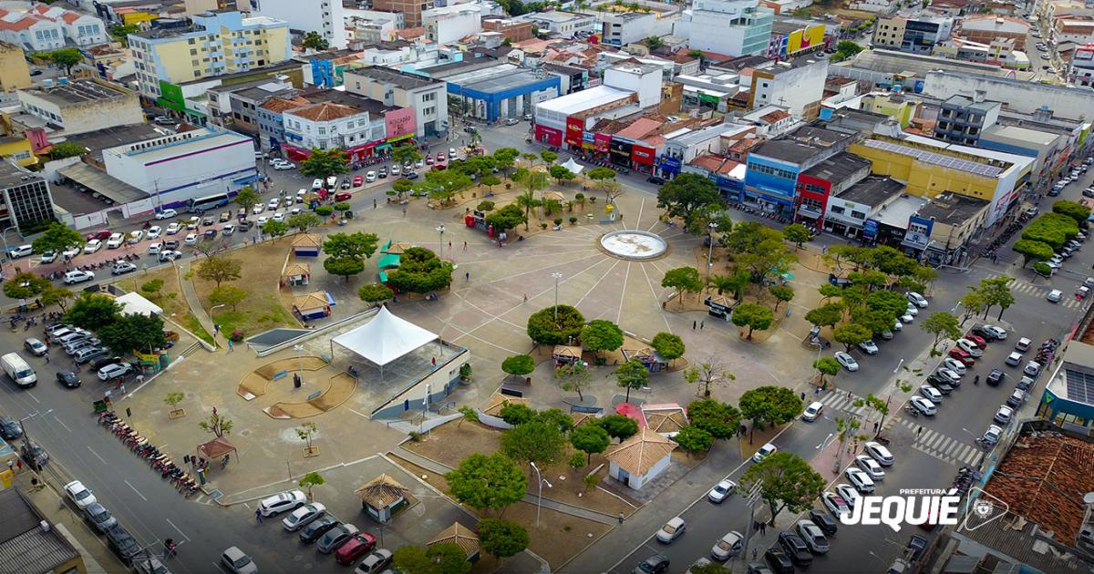 Prefeitura de Jequié tem reunião com permissionários para tratar do início da reforma da Praça Rui Barbosa