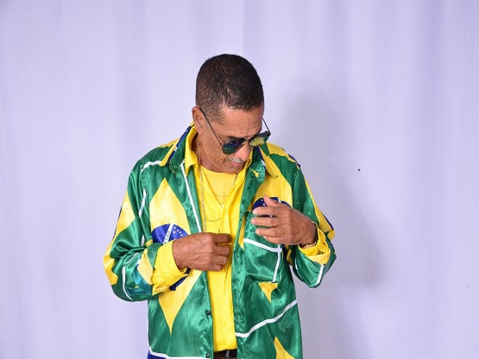 Coluna Jorge Barros: A Bandeira do Brasil pisoteada: Mais um crime de uma esquerdista criminosa que ficará impune