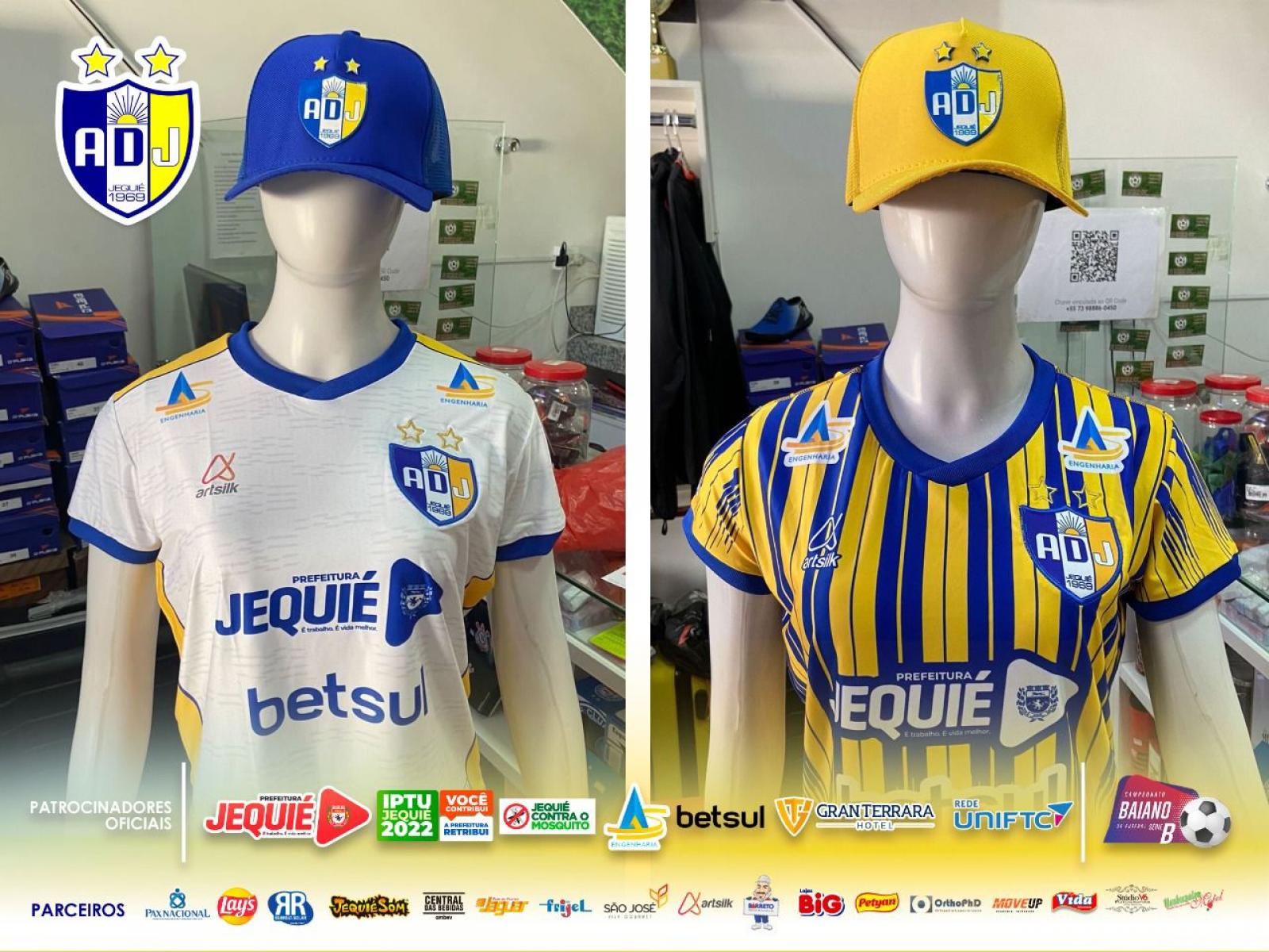 CAMISAS FEMININAS E BONÉS À VENDA