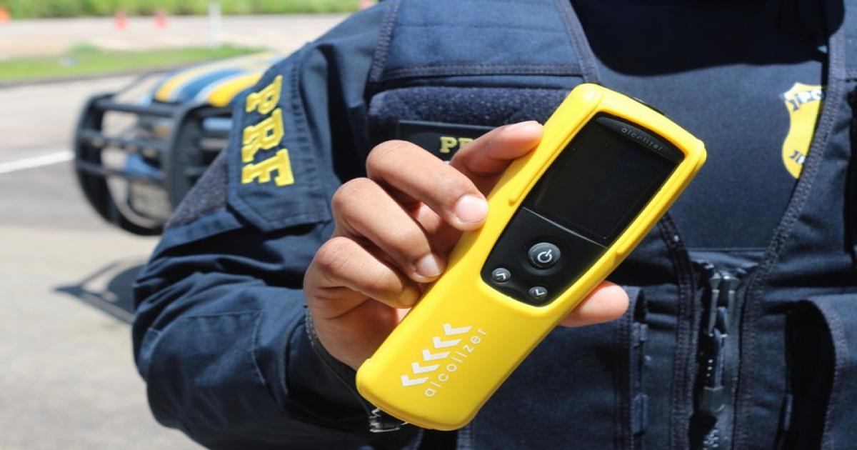 Condutores se arriscam ao conduzir veículo sob influência de álcool na Bahia