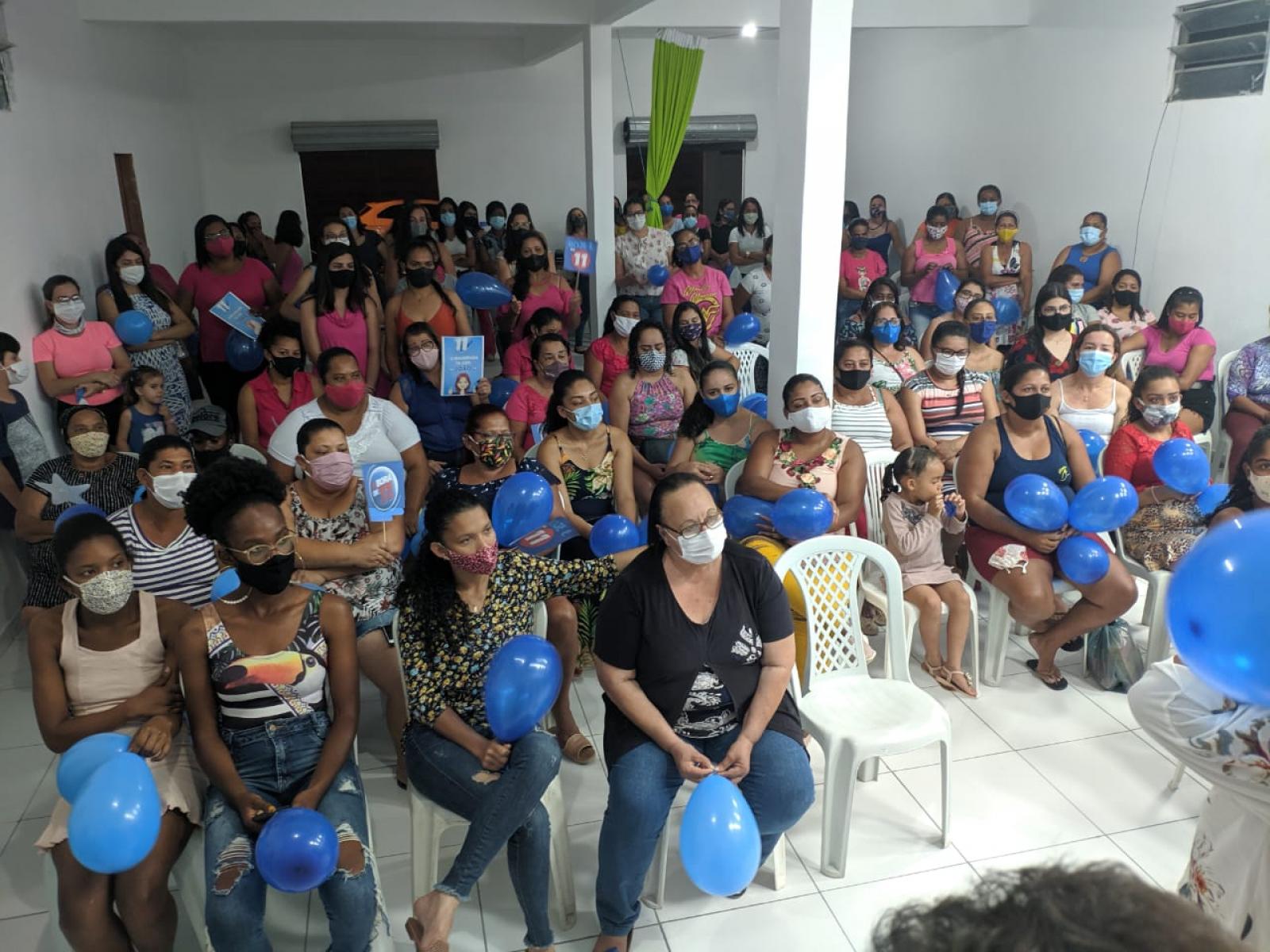 A Mulherada se reuniu em apoio a João Véi em Lafaiete Coutinho.