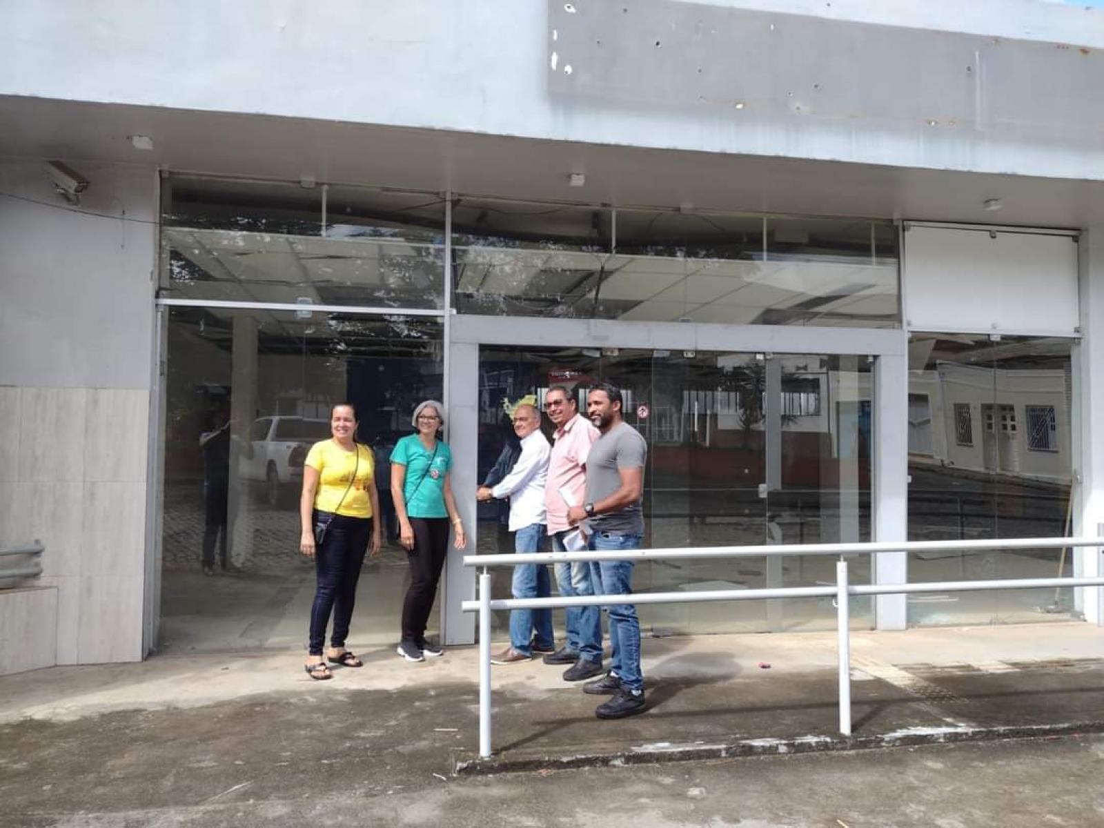 Itagi: Prefeito Dr. Olival acompanhado de vereadores e secretários do município visitam novo patrimônio adquirido pela Prefeitura.